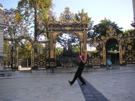 Bf3_07coup_pied_bas_place_stanislas.jpg